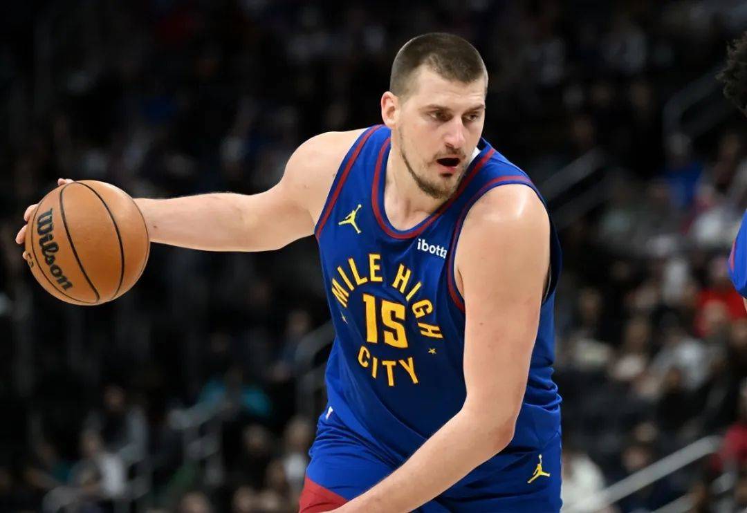 美媒评本世纪NBA每年最强球员：詹姆斯8次，科比3次