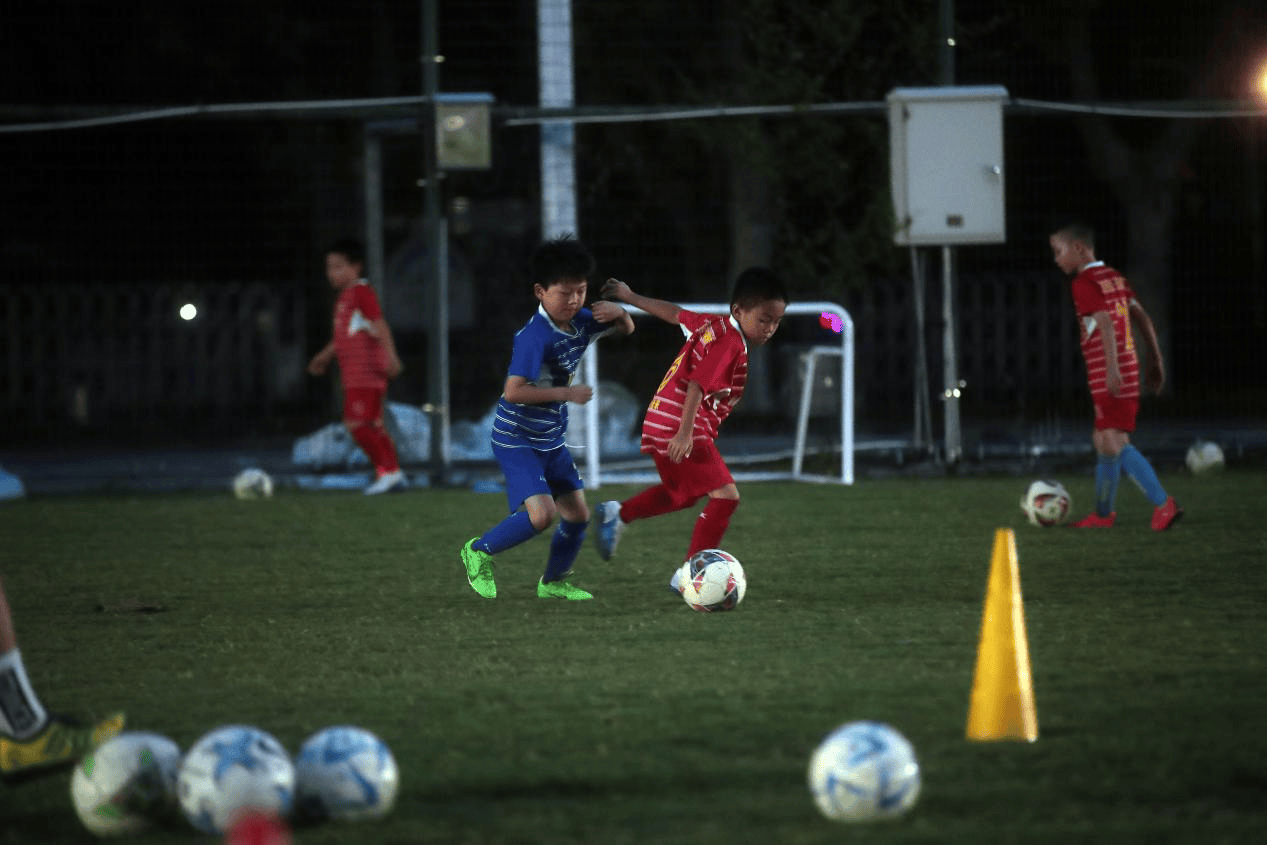 ayxsports-“全民健身日”探营南京奥体：苏超带起足球热