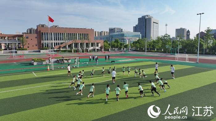南京浦口:校园足球氛围为何这样浓?
