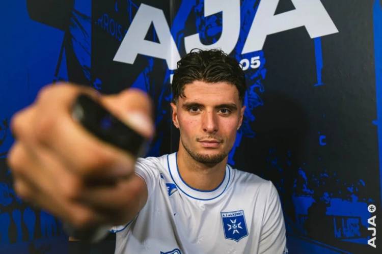 爱游戏体育下载-官方：欧塞尔租借博洛尼亚中场欧萨马-埃尔-阿祖齐