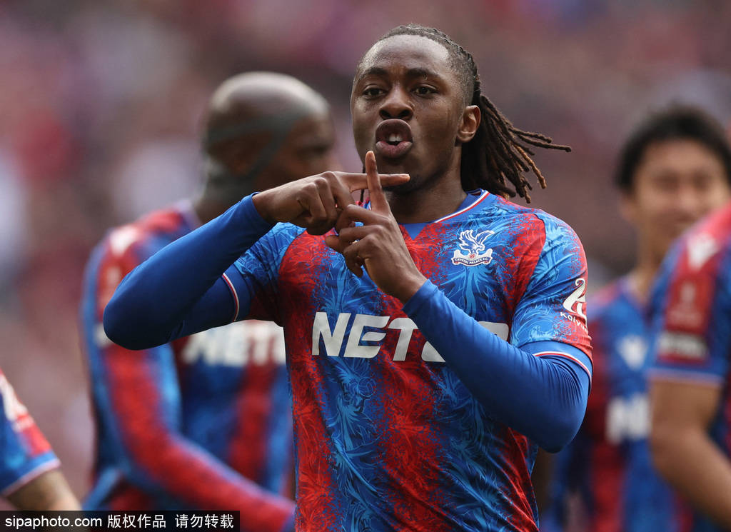 ayxsports-阿森纳已退出埃泽竞购战 热刺正积极与水晶宫谈判