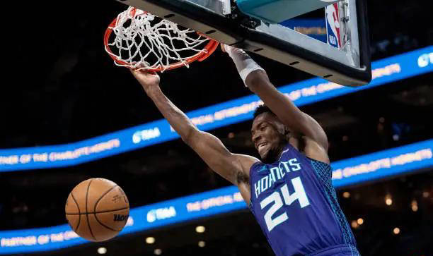 爱游戏体育平台-米勒被认为是夏洛特黄蜂未来的关键