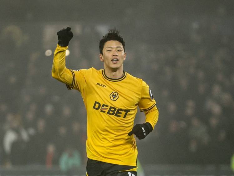 爱游戏体育官网-talkSPORT：狼队不愿放拉尔森amp;黄喜灿 接近签赫罗纳中卫克雷吉奇