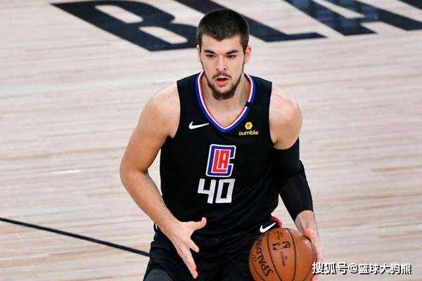 3人5200万薪资！火箭队打造超豪华内线，叫板西部3强，斯通孤注一掷