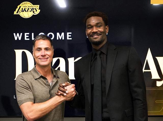 场均3.8帽的怪兽!官方:洛杉矶湖人正式签下2米13G联赛盖帽王