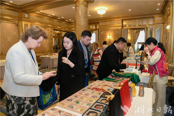 知音湖北闪耀巴塞罗那 文化纽带织就中西合作新图景