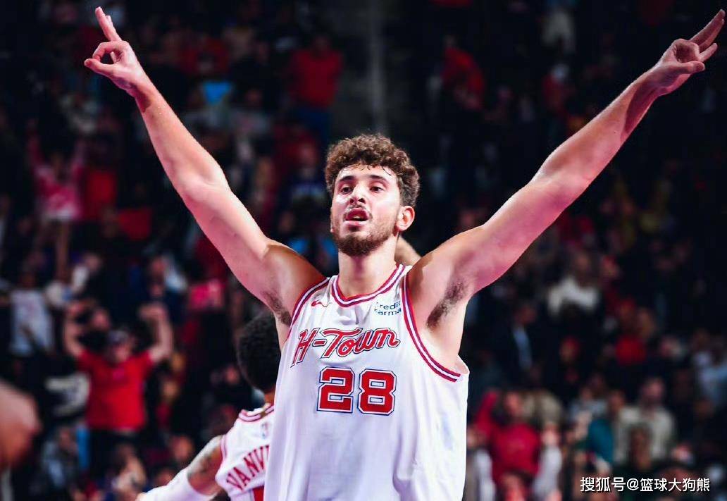 3年2150万签中锋，火箭队加强双塔战术？3塔齐聚内线，3套组合出炉