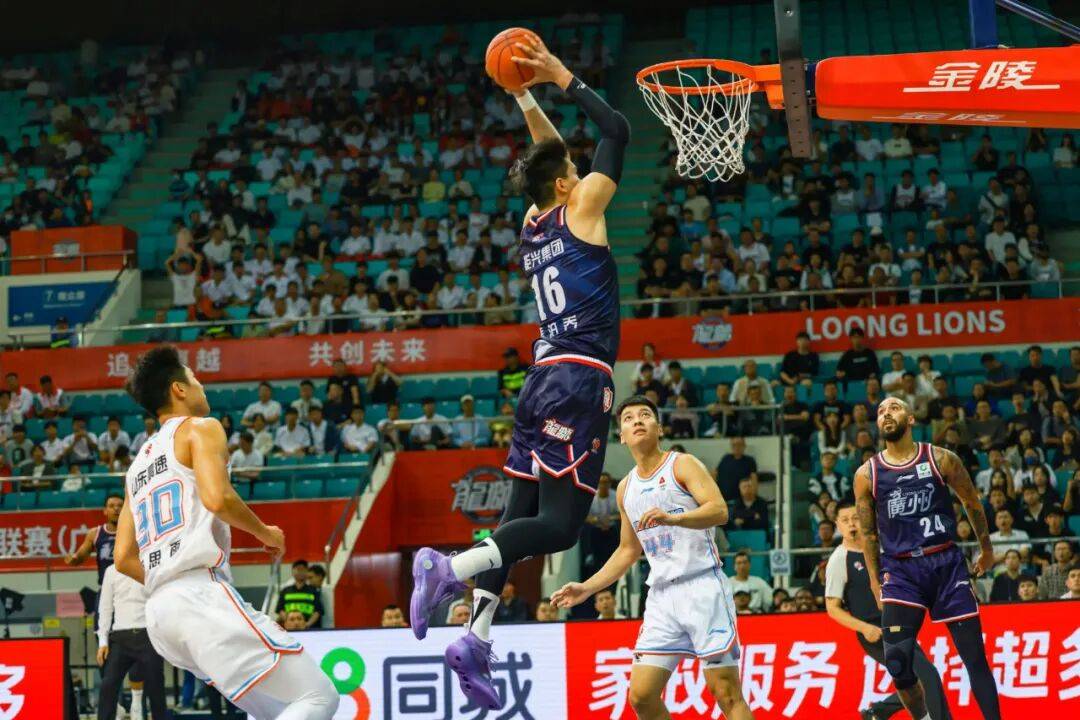 爱游戏体育-重磅！两名顶级大外援空降CBA，杜锋做明智决定，朱芳雨霸气发声