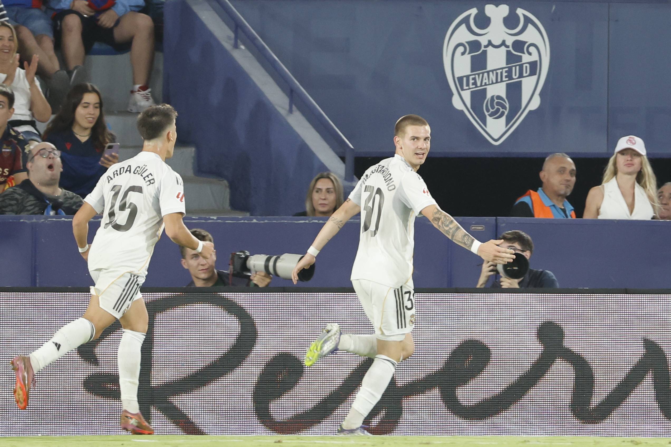 (外代二线)足球——西甲:皇马胜莱万特