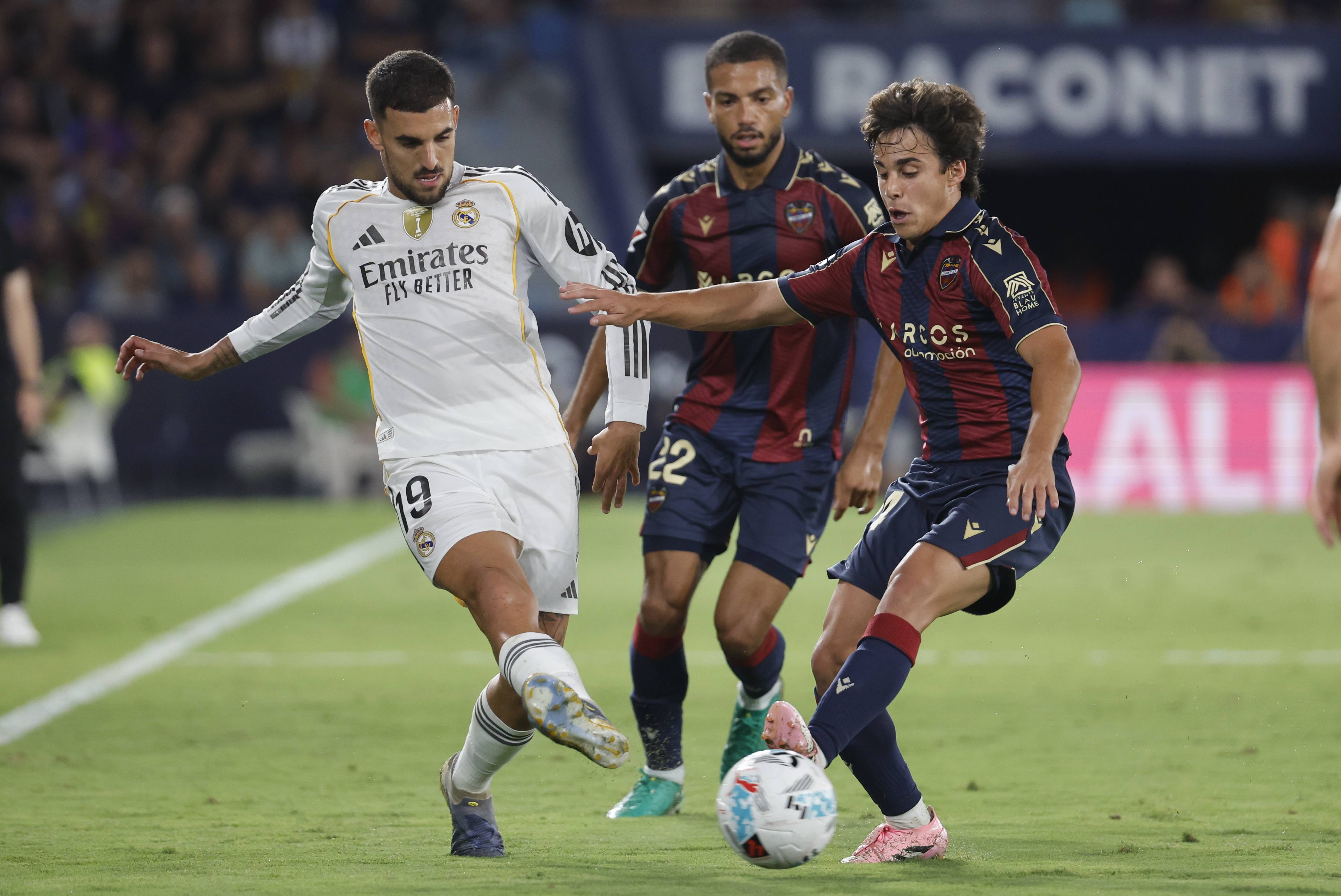 (外代二线)足球——西甲:皇马胜莱万特