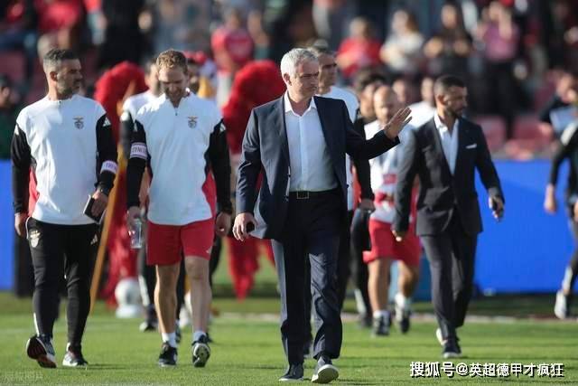 安切洛蒂自传里耿耿于怀穆里尼奥国米击败切尔西，老板真难伺候！