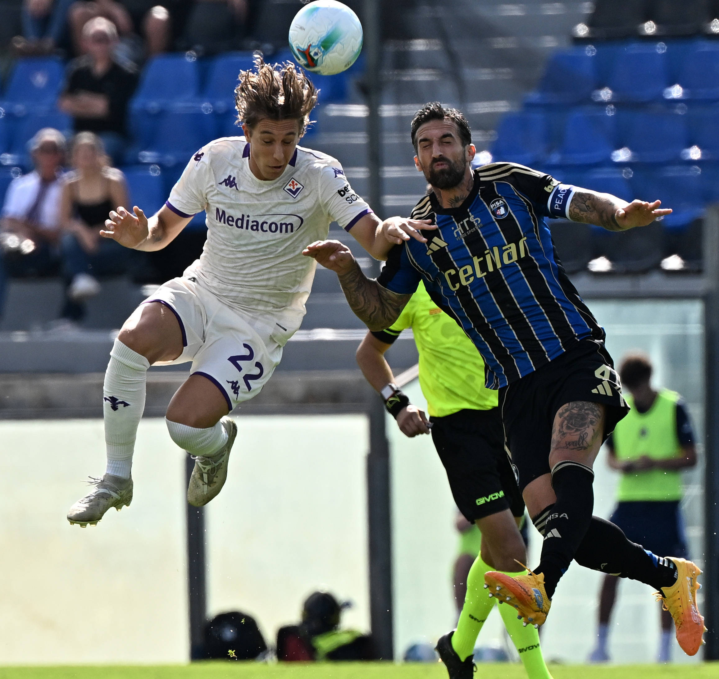 （体育）足球——意甲：比萨平佛罗伦萨