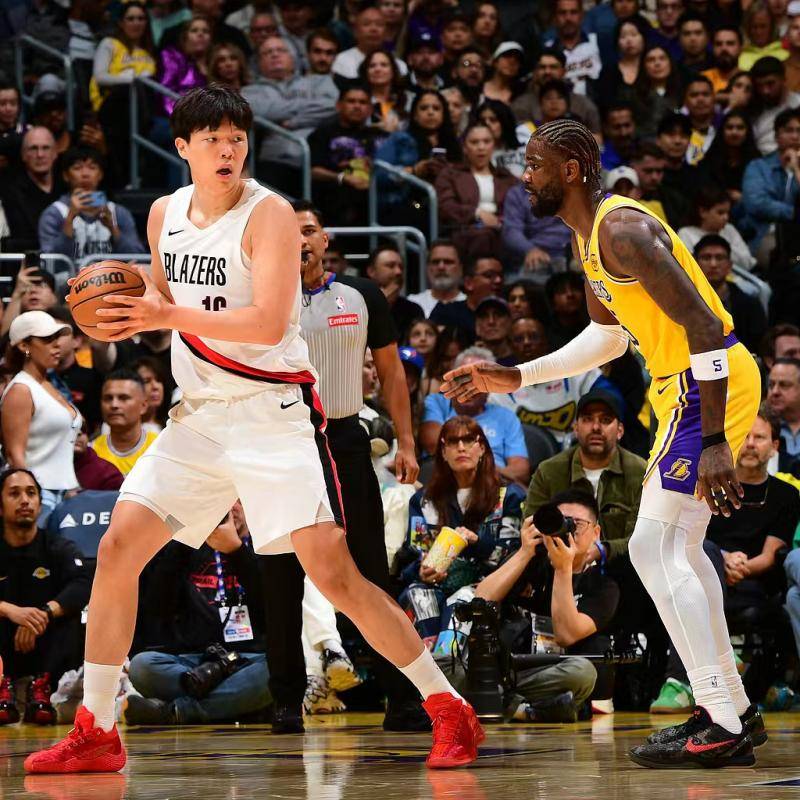 爱游戏中国-NBA｜首次打NBA背靠背 杨瀚森未能把握住机会