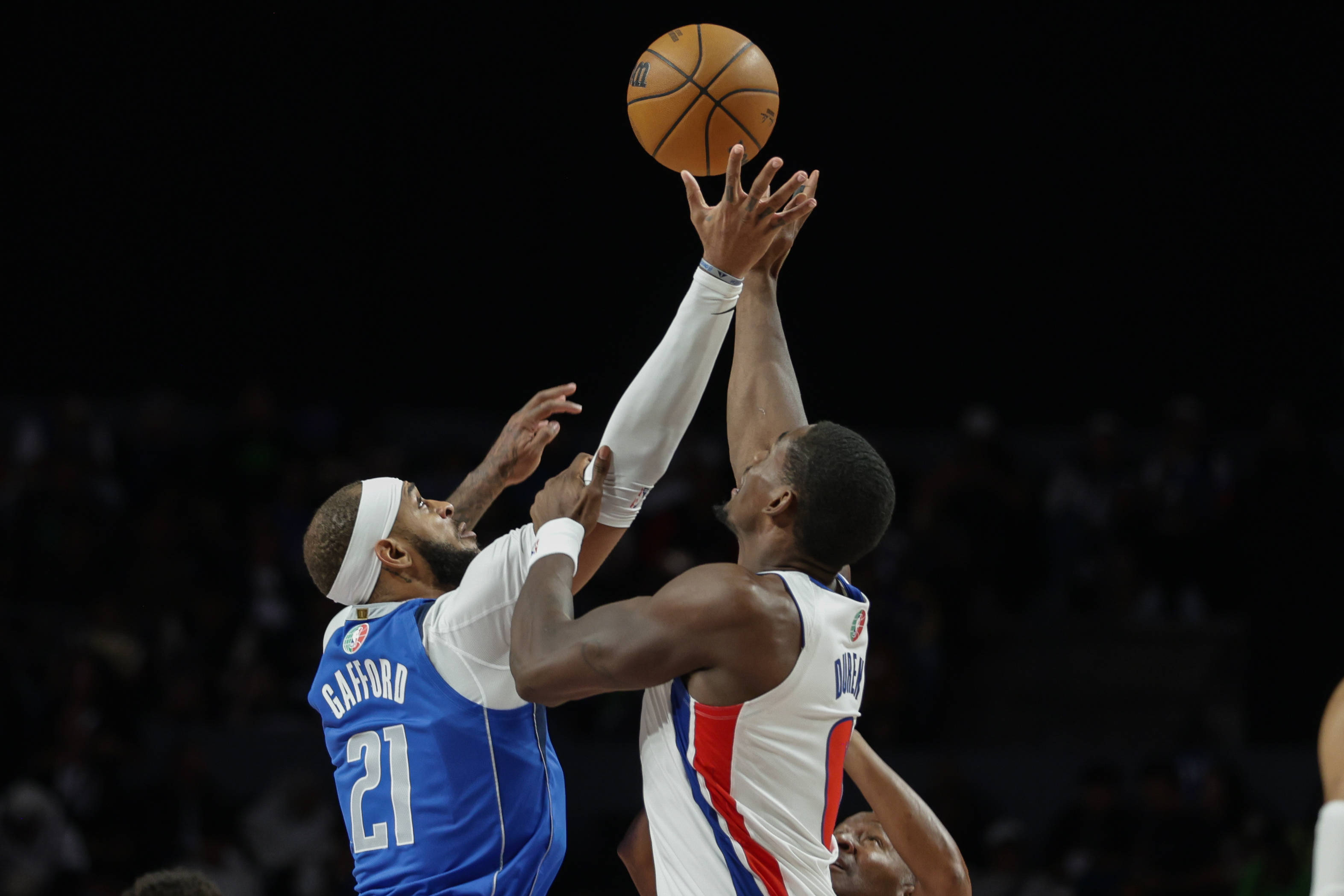 （体育）篮球——NBA常规赛：底特律活塞胜达拉斯独行侠